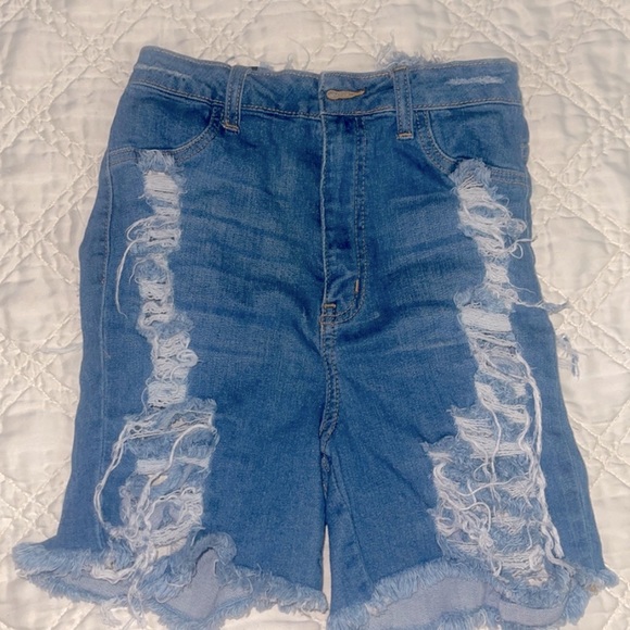 SHORTS - Picture 4 of 5